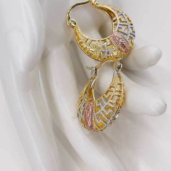 14k gold plated Virgin of Guadalupe earrings - Picture 3 of 4